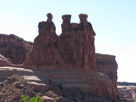 IMG_2021 the 3 gossips