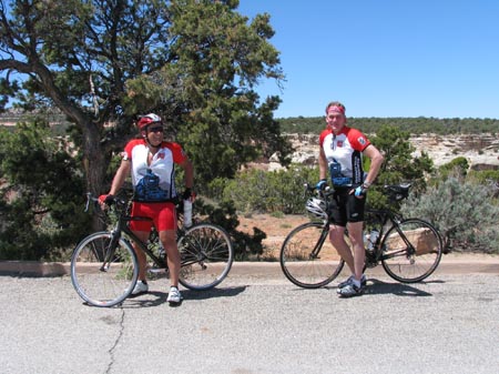 IMG_1921 bikers in Colorado National monument